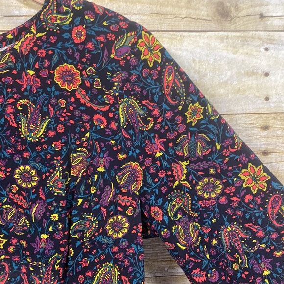 Forever 21 paisley floral print blouse size medium - Picture 5 of 11